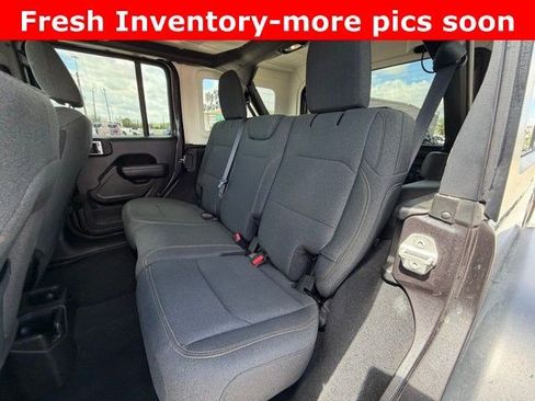 Used 2025 Jeep Wrangler Willys image 10