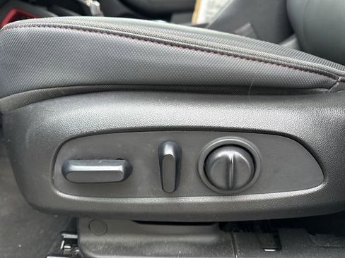 Used 2021 Chevrolet TrailBlazer RS w/ Sun and Liftgate Package image 15