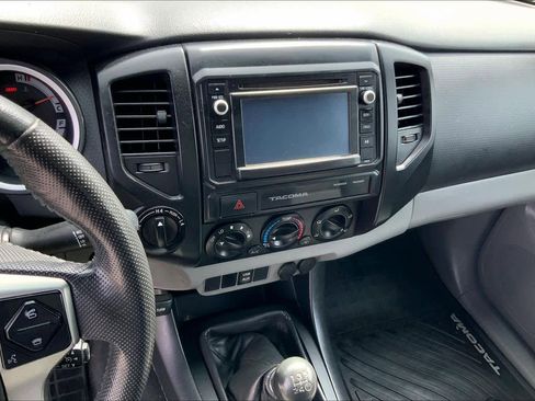Used 2015 Toyota Tacoma 4x4 Access Cab w/ Convenience Package image 7
