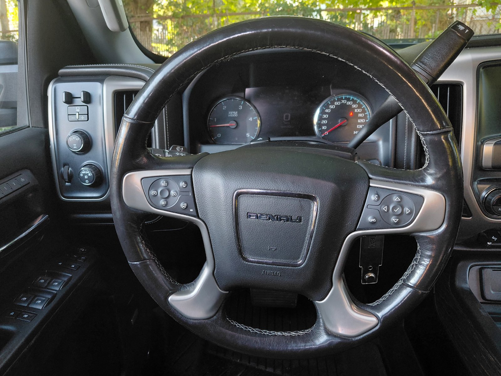 Used 2018 GMC Sierra 3500 Denali w/ Duramax Plus Package AWD/4WD image 4