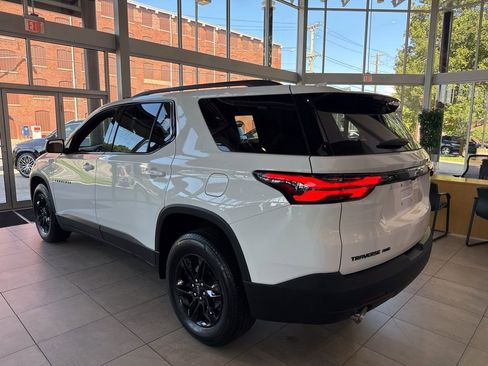 Used 2023 Chevrolet Traverse LS w/ Midnight/Sport Edition image 5