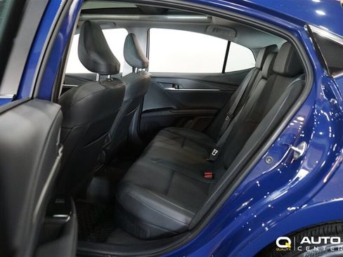 Used 2025 Toyota Camry XLE AWD/4WD image 31