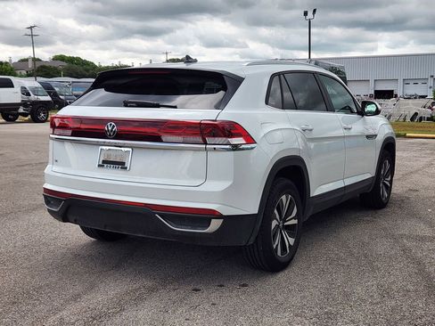 Used 2024 Volkswagen Atlas Cross Sport SE FWD image 4