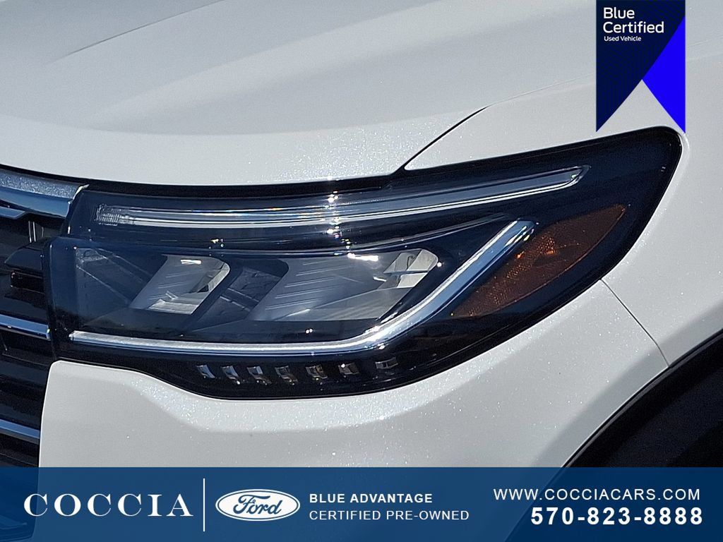 Certified 2025 Ford Explorer Active w/ Active Comfort Package AWD/4WD image 9