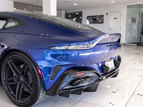 Used 2025 Aston Martin V8 Vantage Coupe image 14