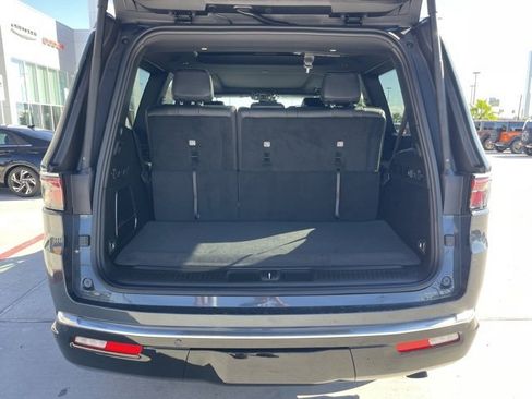 New 2025 Jeep Wagoneer 4WD w/ Convenience Group I image 5