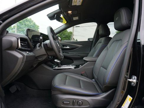 Used 2024 Buick Envista Sport Touring w/ Convenience II Package FWD image 24