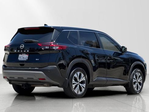 Used 2022 Nissan Rogue SV FWD image 3