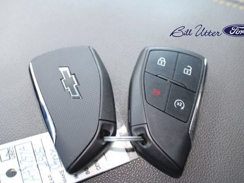 Used 2025 Chevrolet Colorado ZR2 w/ Technology Package AWD/4WD image 32