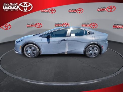 New 2026 Toyota Prius Plug-In Hybrid FWD image 5