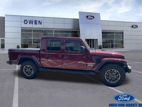 Used 2021 Jeep Gladiator Overland AWD/4WD image 2
