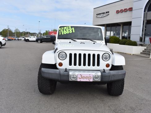 Used 2011 Jeep Wrangler Unlimited Sahara w/ Dual Top Group image 4