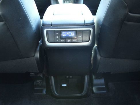 Used 2017 Toyota Highlander XLE FWD image 32