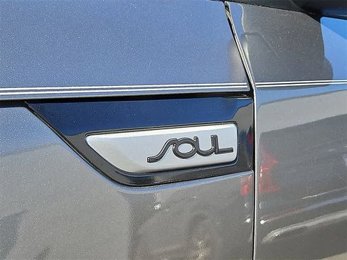 Used 2016 Kia Soul image 29
