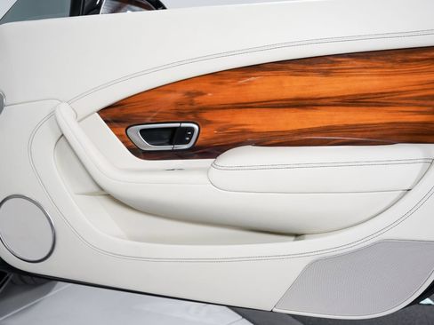 Used 2018 Bentley Continental GT image 34