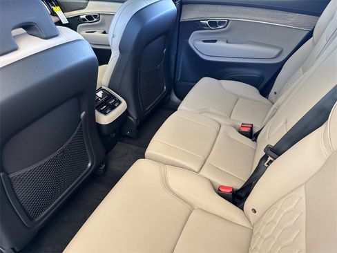 New 2026 Volvo XC90 B6 Plus w/ Protection Package Premier image 11