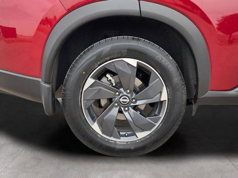 Certified 2024 Nissan Rogue SV FWD image 32