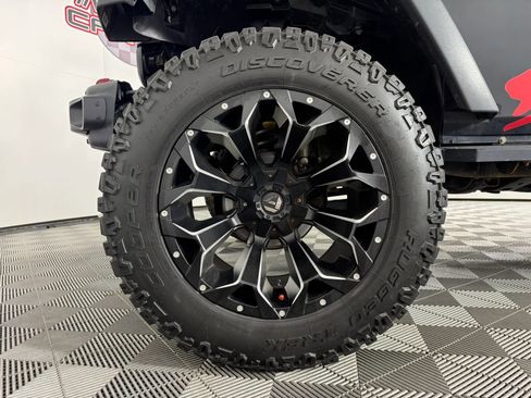 Used 2016 Jeep Wrangler Unlimited Rubicon AWD/4WD image 37