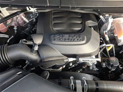 Used 2024 RAM 2500 Tradesman w/ Chrome Appearance Group image 28