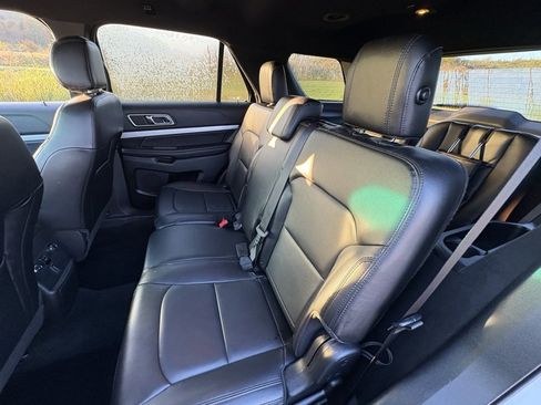 Used 2017 Ford Explorer XLT w/ Equipment Group 202A image 28