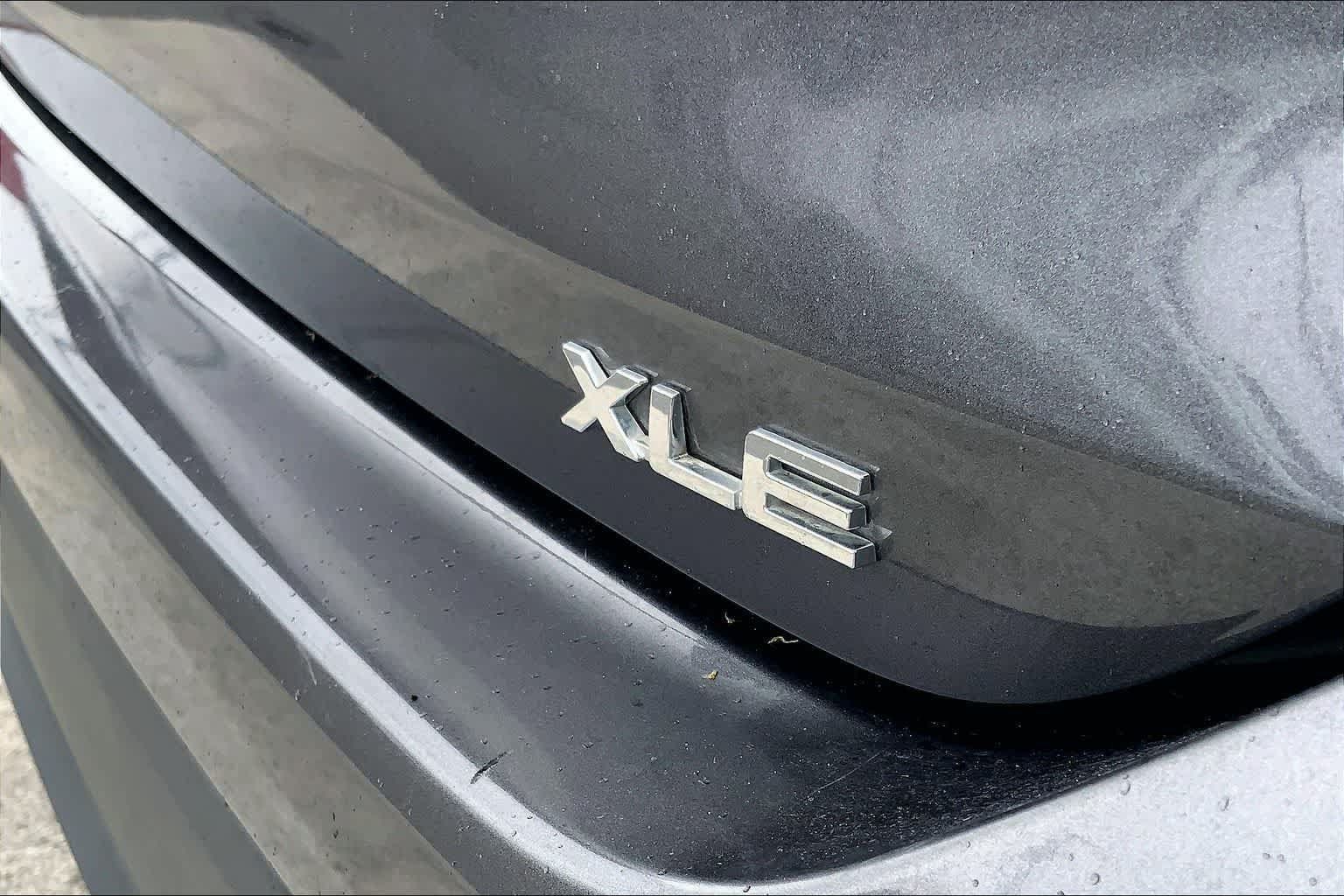 Used 2022 Toyota Highlander XLE AWD/4WD image 7