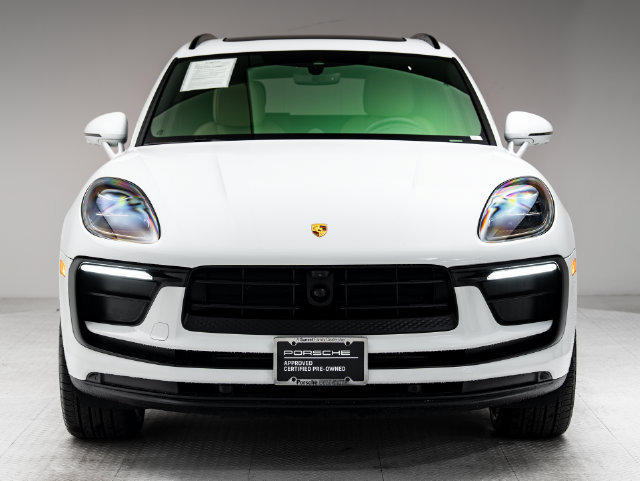 Certified 2026 Porsche Macan AWD/4WD image 31