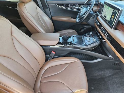 Certified 2023 Lincoln Nautilus Reserve image 14