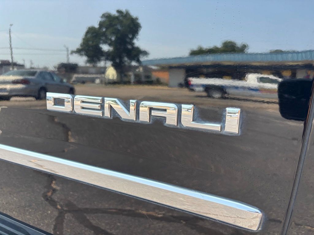 Used 2016 GMC Yukon Denali w/ Open Road Package AWD/4WD image 35
