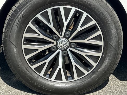 Used 2019 Volkswagen Jetta SE FWD image 12