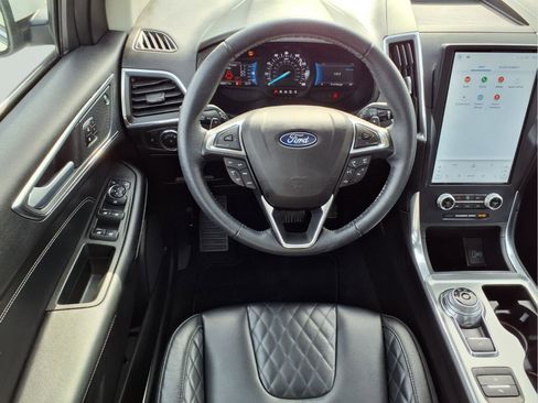 Used 2023 Ford Edge Titanium w/ Class II Trailer Tow Package AWD/4WD image 13
