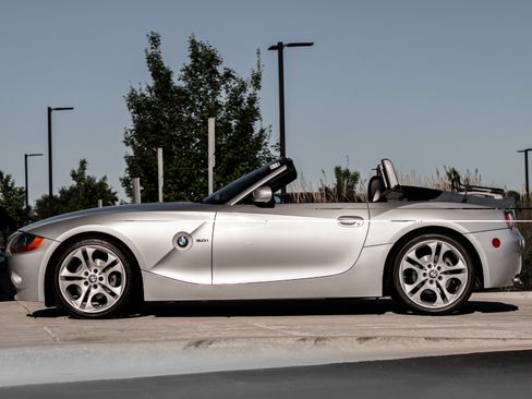 Used 2004 BMW Z4 3.0i RWD image 8