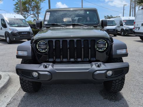 Used 2021 Jeep Wrangler Unlimited Sport AWD/4WD image 3