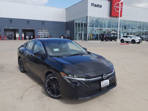 New 2026 Nissan Sentra SR w/ Floor Mat Package FWD image 1
