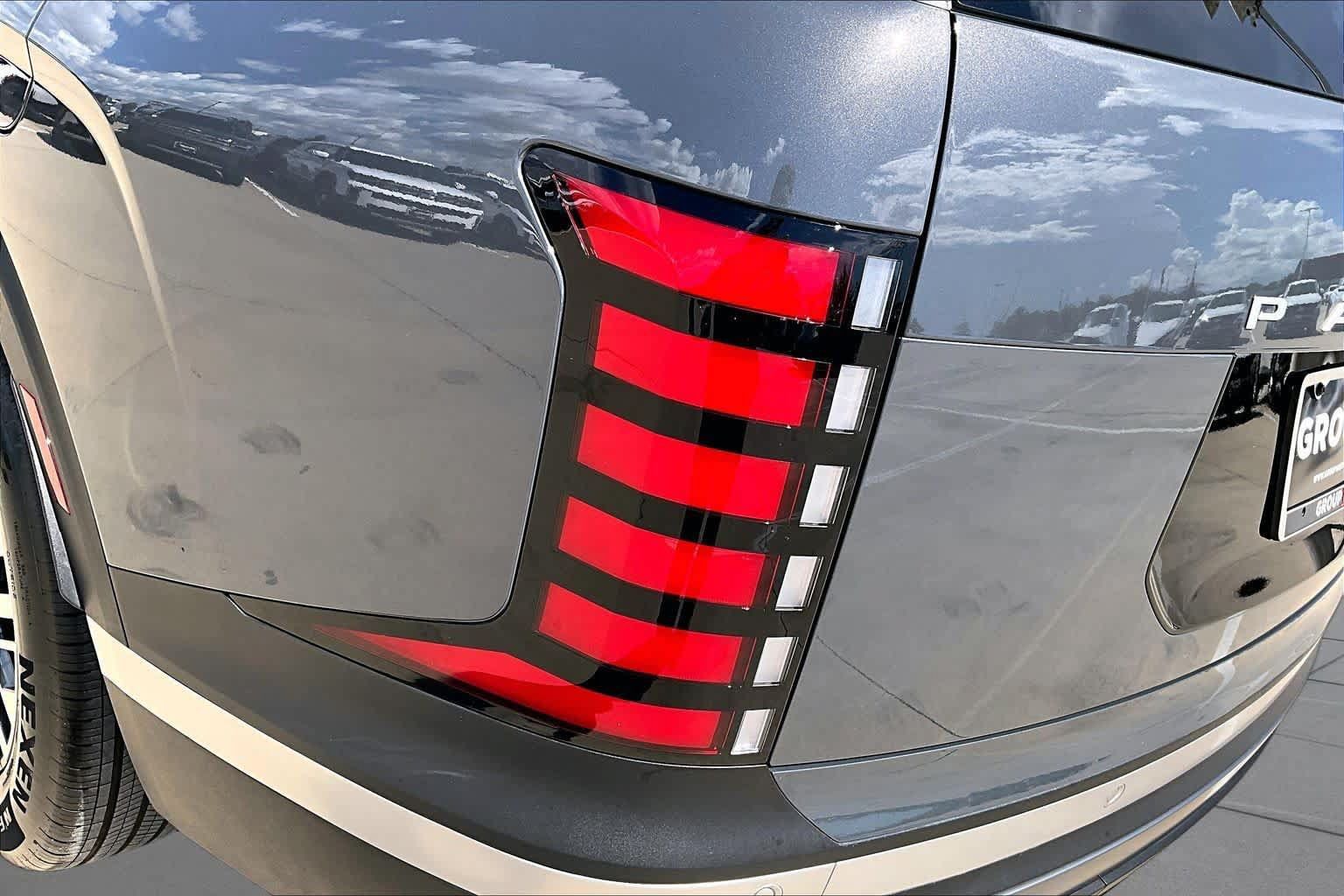 Used 2026 Hyundai Palisade SEL FWD image 29