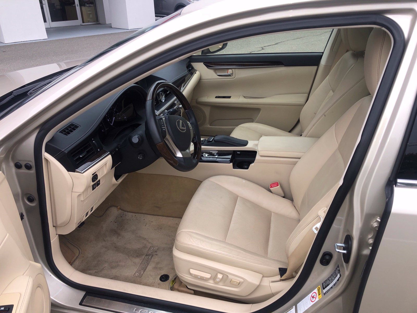 Used 2013 Lexus ES 350 w/ Luxury Pkg FWD image 12