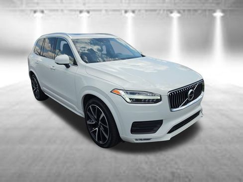 Used 2020 Volvo XC90 T6 Momentum w/ Protection Package AWD/4WD image 2