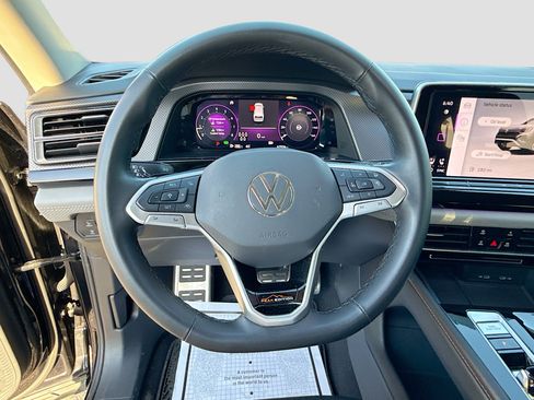 Used 2024 Volkswagen Atlas Peak Edition SEL image 39