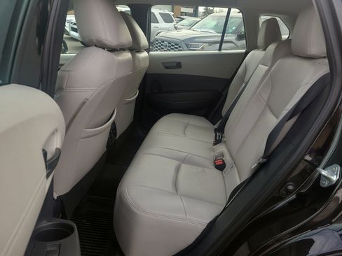 Used 2023 Toyota Corolla Cross L image 28