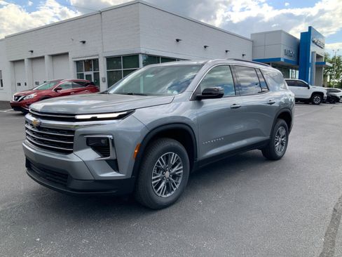 New 2026 Chevrolet Traverse LT AWD/4WD image 3
