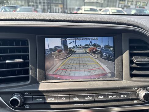Used 2020 Hyundai Elantra Value Edition FWD image 19