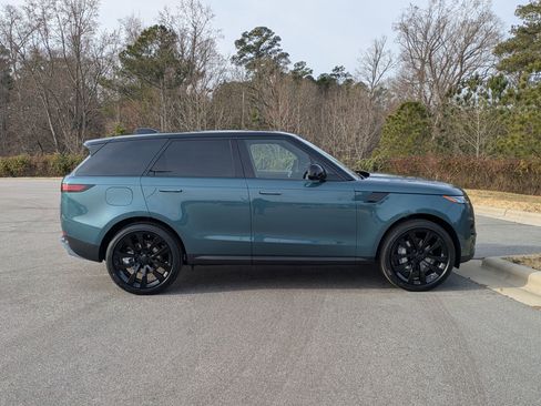 New 2026 Land Rover Range Rover Sport SE image 4