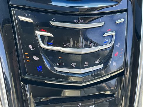 Used 2018 Cadillac Escalade Premium Luxury RWD image 29