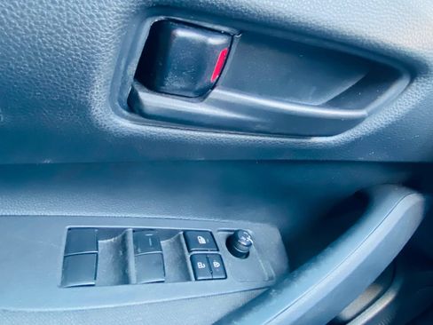 Used 2025 Toyota Corolla LE FWD image 10