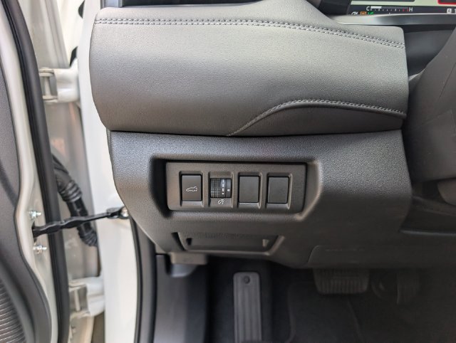 Used 2026 Subaru Outback Touring AWD/4WD image 11