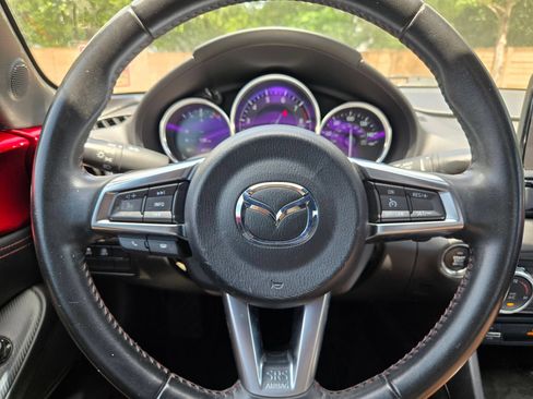 Used 2019 MAZDA MX-5 Miata RF Grand Touring RWD image 15