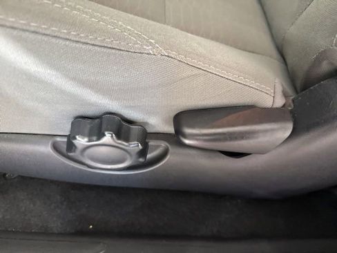 Used 2019 Toyota Tacoma SR w/ SR Convenience Package RWD image 17
