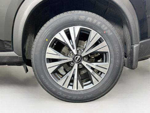 Used 2023 Nissan Rogue SV FWD image 11