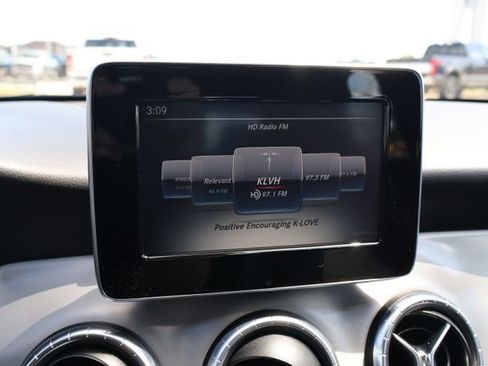 Used 2016 Mercedes-Benz CLA 250 4MATIC image 11