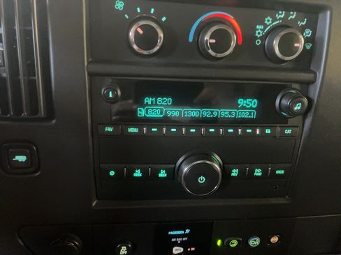 Used 2022 Chevrolet Express 3500 w/ Power Convenience Package RWD image 10