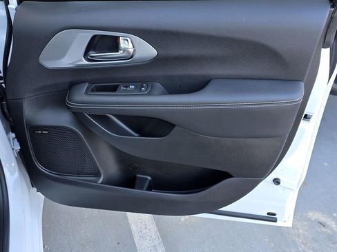 New 2026 Chrysler Pacifica Limited w/ Uconnect Theater Family Group AWD/4WD image 44